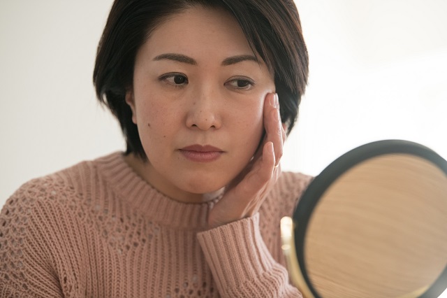 ファンデーションがカサカサに見える原因と応急処置・メイクの方法｜Bbクリームの桜花媛